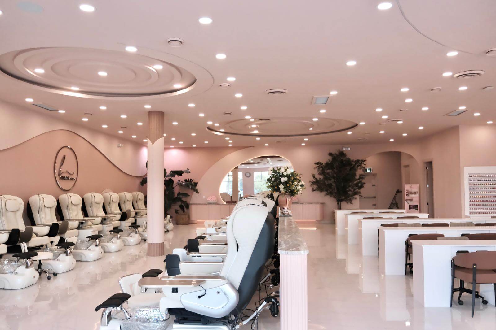 thi-cong-tiem-nail-lustry-nail-canada -urban-tropical-design(7)