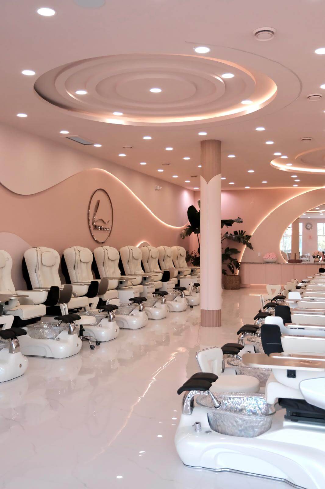 thi-cong-tiem-nail-lustry-nail-canada -urban-tropical-design(8)